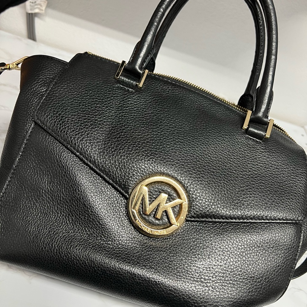 Gently used black leather Michael Kors bag!